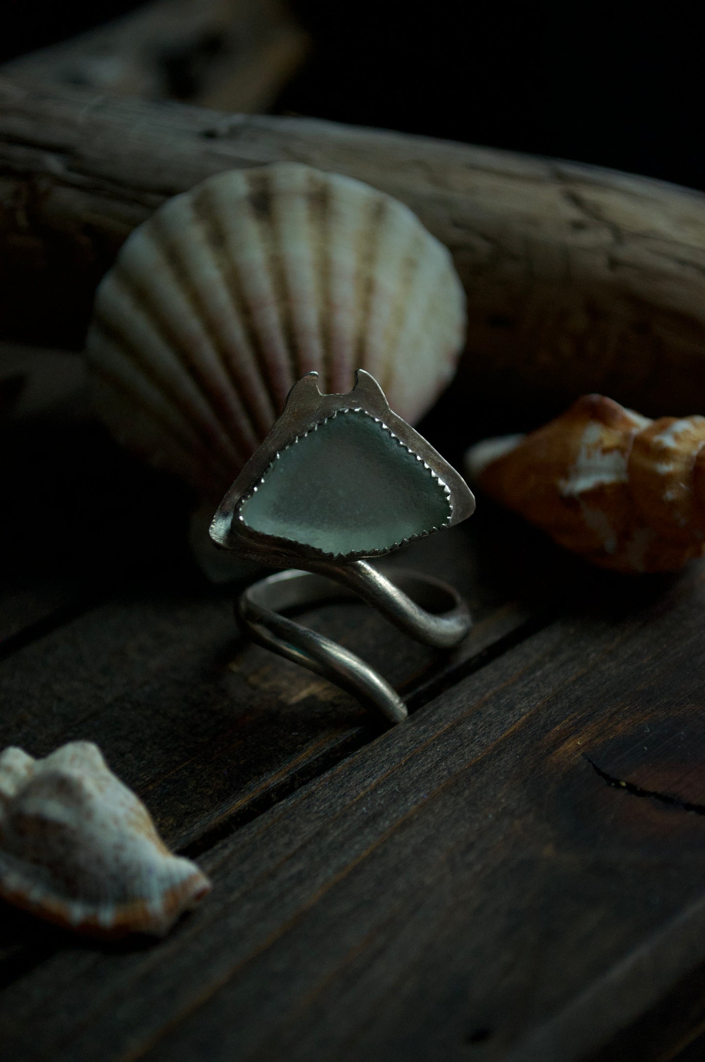 Emerald ray ring
