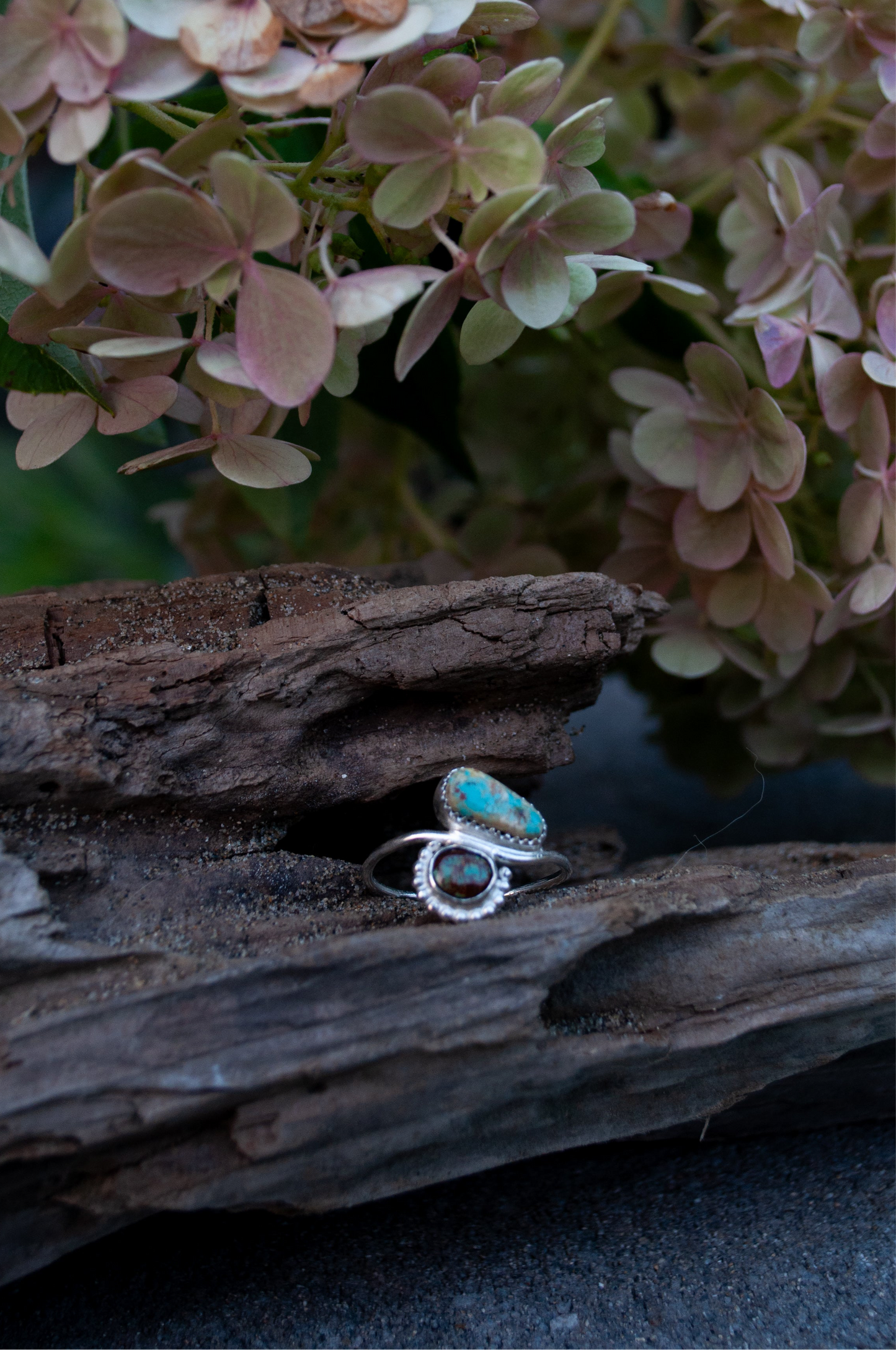 Sawtooth sunrise ring